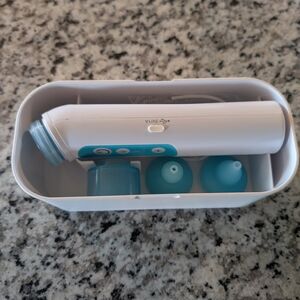 White and Blue Electric Frida mom Nose Sucker